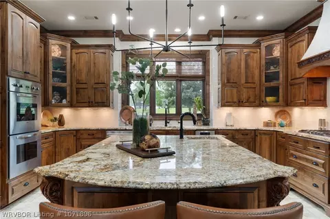 Kitchen - 4107 Spring Mountain Dr, Fort Smith, AR 72916 photo 7 of 8
