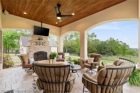 Exterior - 4107 Spring Mountain Dr, Fort Smith, AR 72916 photo 6 of 9