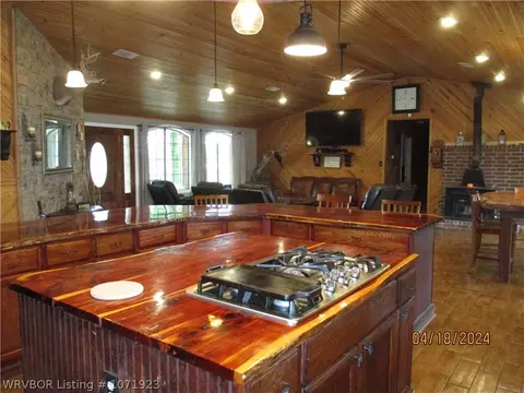 Kitchen - 919 Ferry Rd, Ozark, AR 72949 photo 2 of 5