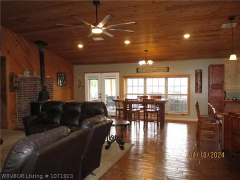 Living - 919 Ferry Rd, Ozark, AR 72949 photo 2 of 6
