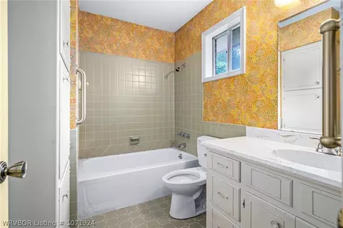 Bath - 7501 Westminster Pl, Fort Smith, AR 72903 photo 6 of 7