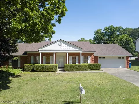 Exterior - 7501 Westminster Pl, Fort Smith, AR 72903 photo 4 of 13