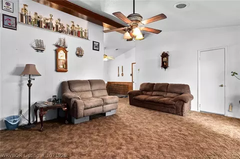 Living - 216 Baylor Cir, Fort Smith, AR 72908 photo 2 of 4