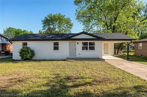 103 6th St, Charleston, AR 72933