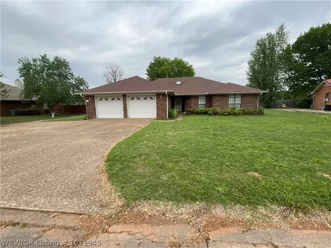 410 27th St, Ozark, AR 72949