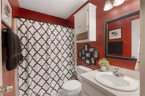 Bath - 7505 Red Pine Dr, Fort Smith, AR 72916 photo 1 of 3