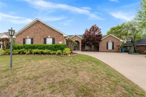 Exterior - 7505 Red Pine Dr, Fort Smith, AR 72916 photo 2 of 6