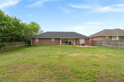 Exterior - 7505 Red Pine Dr, Fort Smith, AR 72916 photo 5 of 6