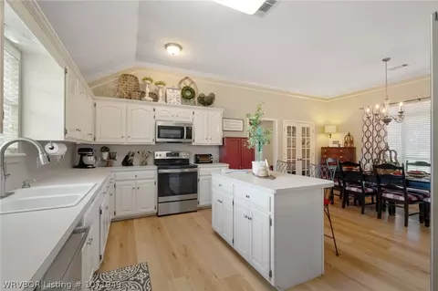 Kitchen - 7505 Red Pine Dr, Fort Smith, AR 72916 photo 2 of 3