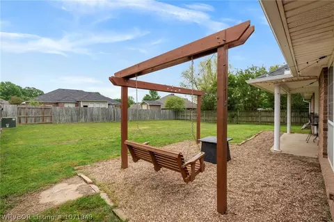 Exterior - 7505 Red Pine Dr, Fort Smith, AR 72916 photo 3 of 6
