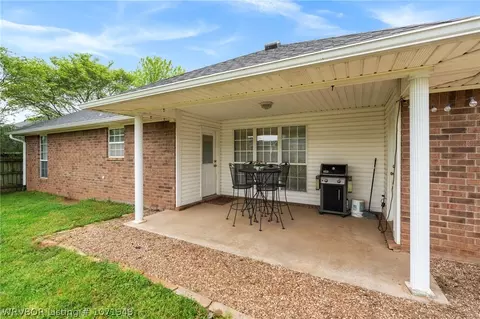 Exterior - 7505 Red Pine Dr, Fort Smith, AR 72916 photo 4 of 6