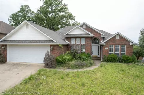 1917 Durango Dr, Van Buren, AR 72956