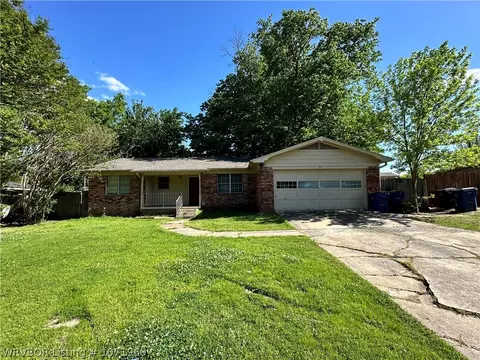 Exterior - 4208 Urbana Dr, Fort Smith, AR 72904 photo 3 of 10