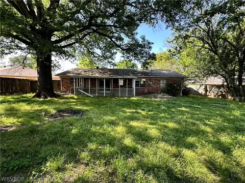 Exterior - 4208 Urbana Dr, Fort Smith, AR 72904 photo 6 of 10