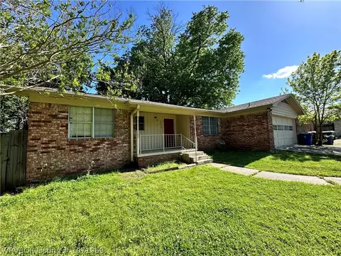 Exterior - 4208 Urbana Dr, Fort Smith, AR 72904 photo 2 of 10