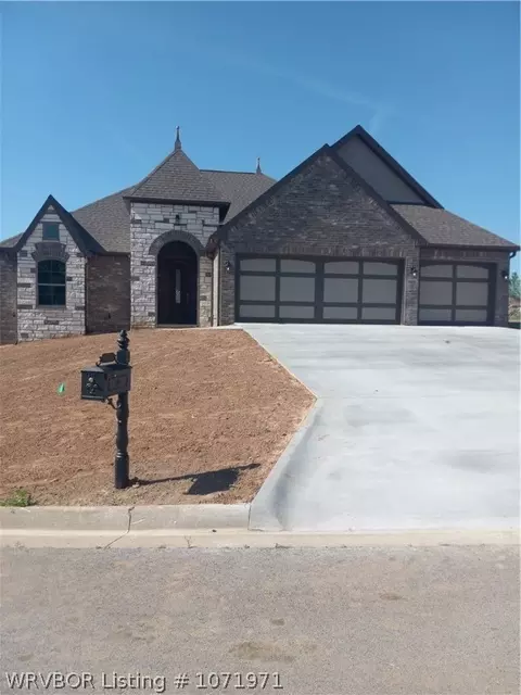 8500 Donnington Ct, Fort Smith, AR 72916