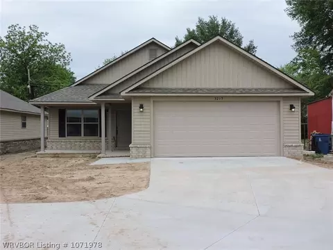 3215 N 6th St, Fort Smith, AR 72904 photo 1