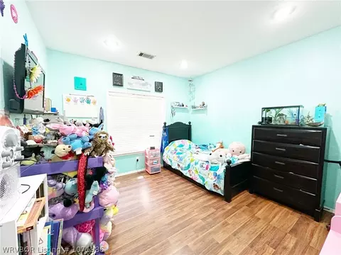 Bedroom - 461764 E 1012 Rd, Sallisaw, OK 74955 photo 6 of 7