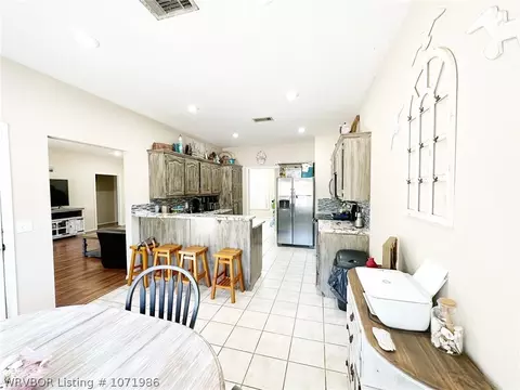 Kitchen - 461764 E 1012 Rd, Sallisaw, OK 74955 photo 6 of 7