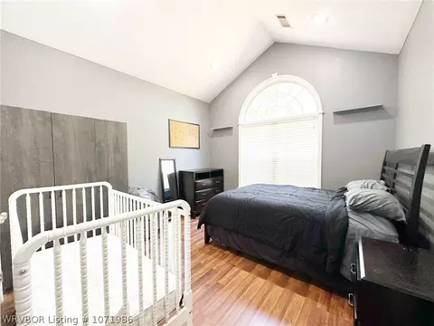 Bedroom - 461764 E 1012 Rd, Sallisaw, OK 74955 photo 5 of 7