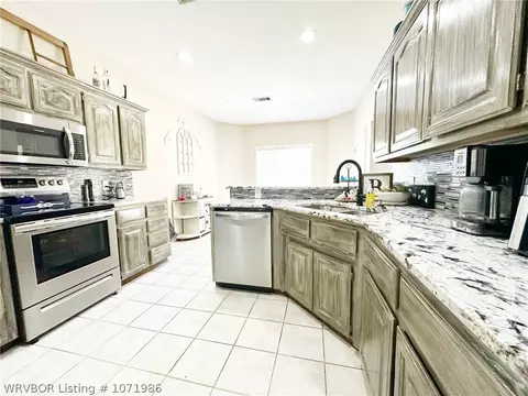 Kitchen - 461764 E 1012 Rd, Sallisaw, OK 74955 photo 1 of 7