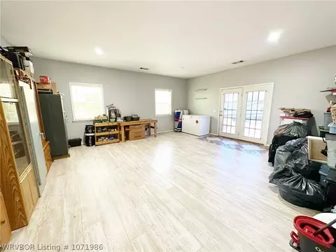 Living - 461764 E 1012 Rd, Sallisaw, OK 74955 photo 6 of 7