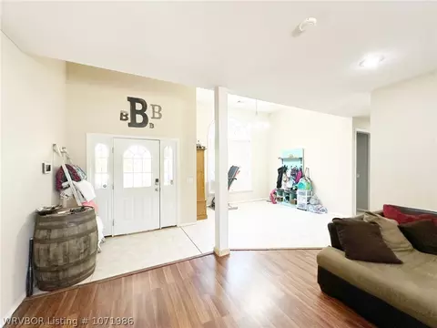 Living - 461764 E 1012 Rd, Sallisaw, OK 74955 photo 5 of 7