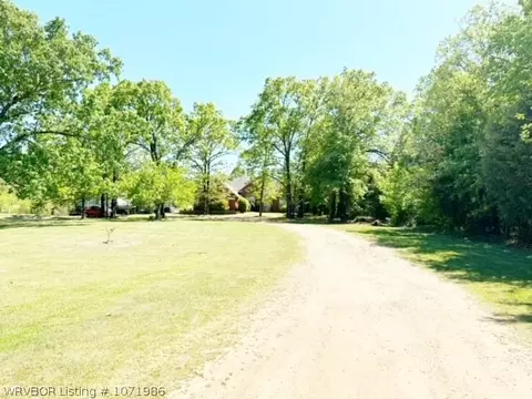 Exterior - 461764 E 1012 Rd, Sallisaw, OK 74955 photo 10 of 13