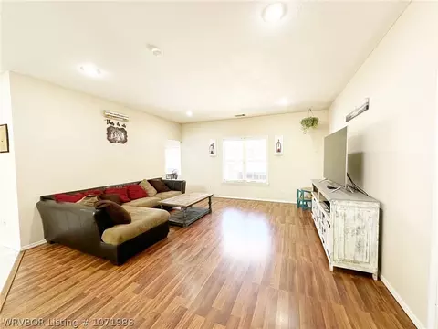 Living - 461764 E 1012 Rd, Sallisaw, OK 74955 photo 1 of 7