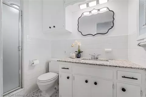 Bath - 2224 Fairview Dr, Fort Smith, AR 72901 photo 1 of 4