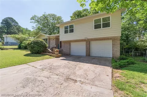 Exterior - 2224 Fairview Dr, Fort Smith, AR 72901 photo 4 of 12