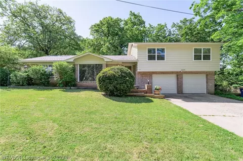 Exterior - 2224 Fairview Dr, Fort Smith, AR 72901 photo 2 of 12
