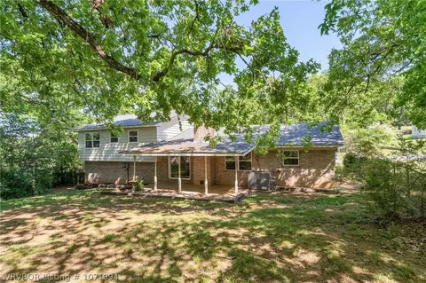 Exterior - 2224 Fairview Dr, Fort Smith, AR 72901 photo 9 of 12