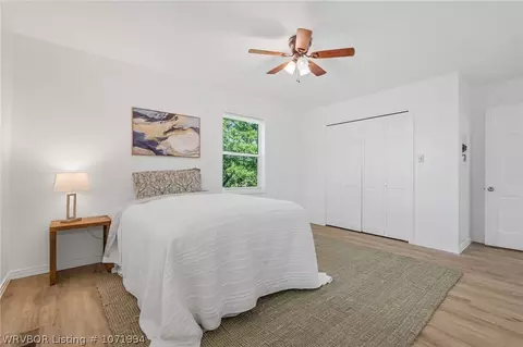 Bedroom - 2224 Fairview Dr, Fort Smith, AR 72901 photo 2 of 8