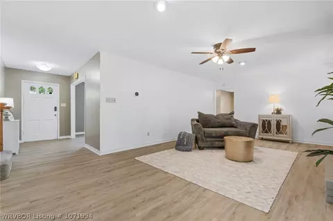 Living - 2224 Fairview Dr, Fort Smith, AR 72901 photo 3 of 6