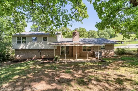 Exterior - 2224 Fairview Dr, Fort Smith, AR 72901 photo 8 of 12