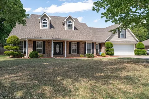 2100 Barrington Dr, Lavaca, AR 72941