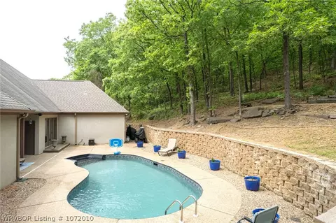 Exterior - 2904 S Cliff Dr, Fort Smith, AR 72903 photo 6 of 7
