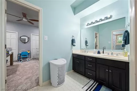 Bath - 2904 S Cliff Dr, Fort Smith, AR 72903 photo 8 of 8