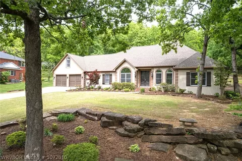Exterior - 2904 S Cliff Dr, Fort Smith, AR 72903 photo 2 of 7