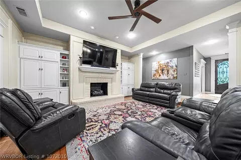 Living - 2904 S Cliff Dr, Fort Smith, AR 72903 photo 1 of 4
