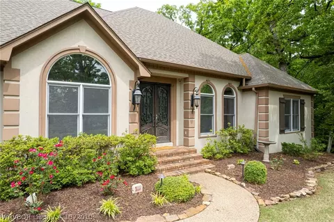Exterior - 2904 S Cliff Dr, Fort Smith, AR 72903 photo 5 of 7
