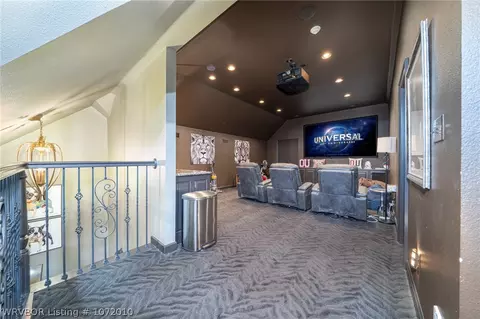 Living - 2904 S Cliff Dr, Fort Smith, AR 72903 photo 3 of 4