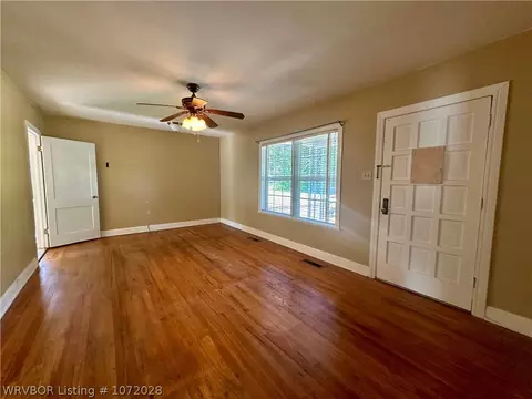 1449 37th St, Fort Smith, AR 72904 photo 3