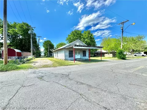305 N Walter St, Poteau, OK 74953
