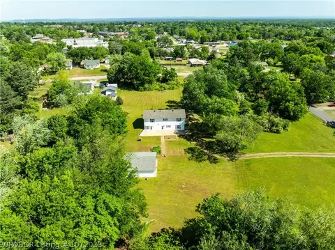 View/Area - 805 Church St, Barling, AR 72923 photo 4 of 5