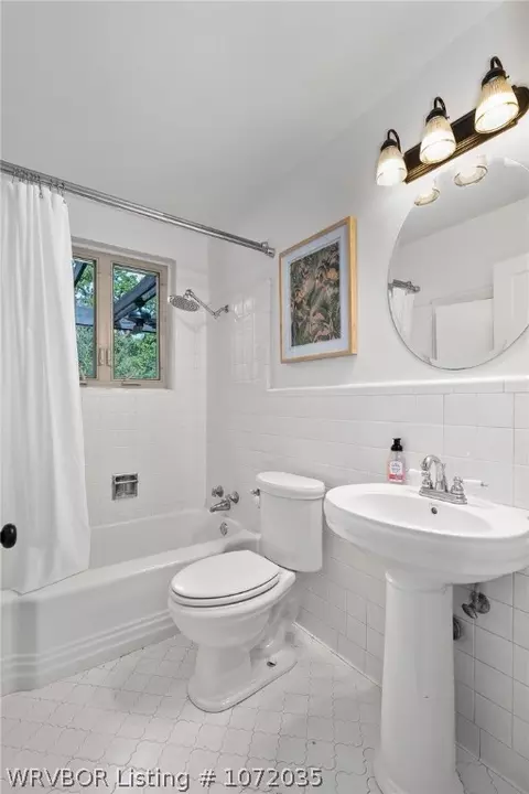 Bath - 1437 N 52nd St, Fort Smith, AR 72904 photo 1 of 2