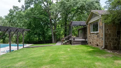 Exterior - 1437 N 52nd St, Fort Smith, AR 72904 photo 5 of 16