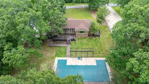 Exterior - 1437 N 52nd St, Fort Smith, AR 72904 photo 10 of 16