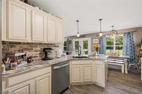 Kitchen - 2118 E Highway 96, Lavaca, AR 72941 photo 3 of 3